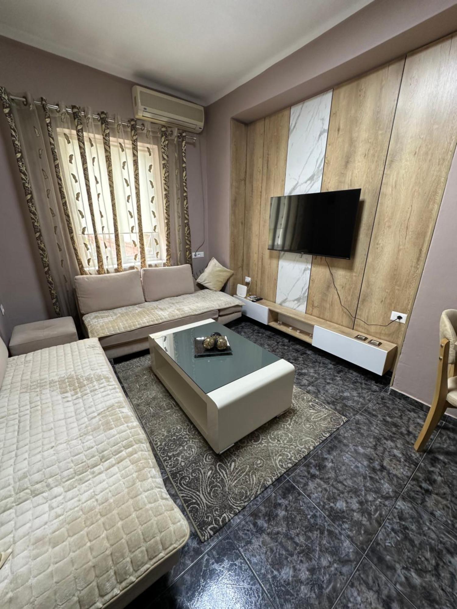 Midtown Cozy Apartment Tiranë Ngoại thất bức ảnh